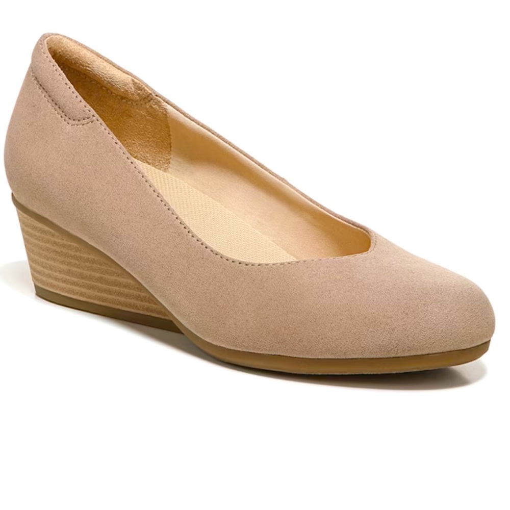 Women’s size 7 Dr Scholl’s Be Ready Wedge Heels Nude
